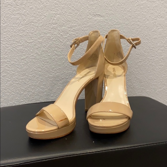 Size 8 & 12 in Women cream High heels - Picture 3 of 8